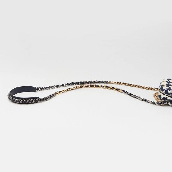 Chanel Blue/White Tweed Chanel 19 Round Clutch Bag - Picture 6 of 12